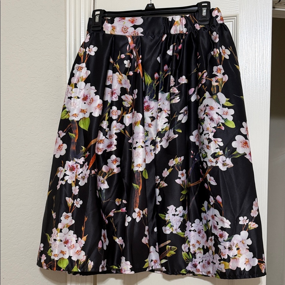 Elegant Floral A-Line Skirt in Black and Pink